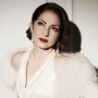 GLORIA ESTEFAN